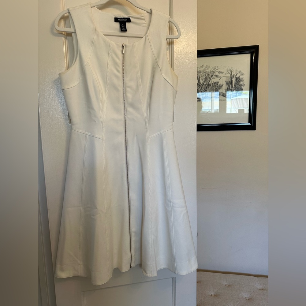Black house white market sleeveless dress.